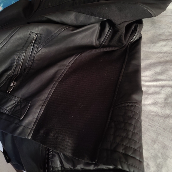 Jacket - Picture 5 of 5